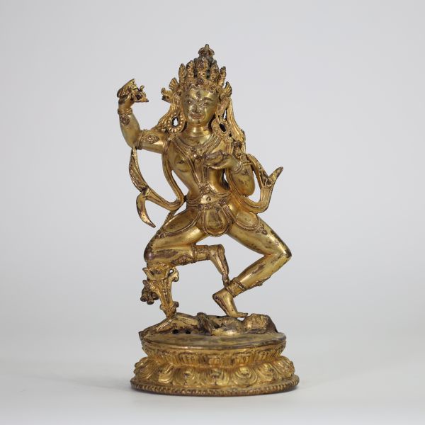 TIBET, XIXe SIÈCLE Figure de Vajravārāhī en bronze doré.