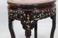 Chine - Table en bois dur et incrustation de nacre pour le marché Peranakan nyonya, vers 1900.
