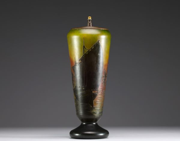 DAUM Nancy - Lamp base in acid-etched multi-layered glass decorated with sailboats, signed in the decoration.