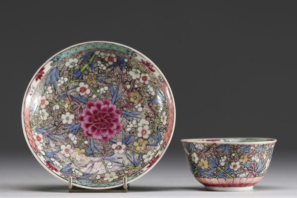 China - Bowl and plate in polychrome porcelain with floral decoration, 18th century.