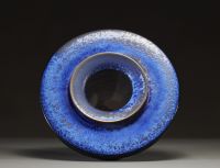 Antonio LAMPECCO (1932-2019) Vase en grés émaillé noir et bleu, monogramme LA sous la pièce.