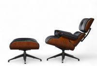 Lounge Chair & Ottoman dans le style de Charles Eames en cuir et bois sur pied en fonte d'aluminium.