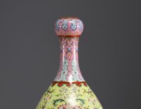 China - Famille rose porcelain vase, mark under the piece, 19th century