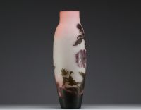 Émile GALLÉ (1846-1904) Acid-etched multi-layered glass vase decorated with umbels, signed.