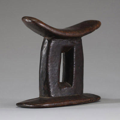 Afrique - Repose nuque Oromo en bois sculpté, Ethiopie, fin XIXème.