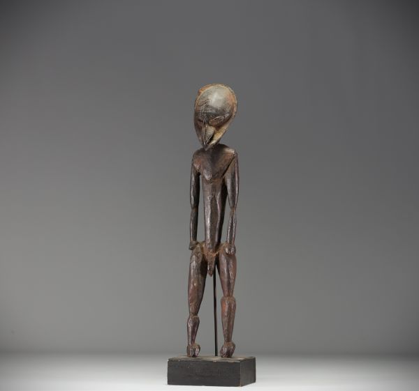 Sepik, Papouasie - Nouvelle Guinée sculpture datant du début du XXème siècle.