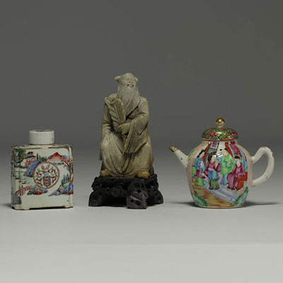 China - Set comprising an 18th century Compagnie des Indes porcelain tea caddy, a Canton porcelain teapot and a soapstone Sage.