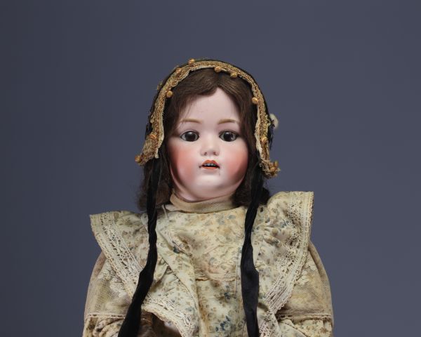 WALKURE GERMANY - Poupée tête porcelaine n°70, bouche ouverte, début XXème.