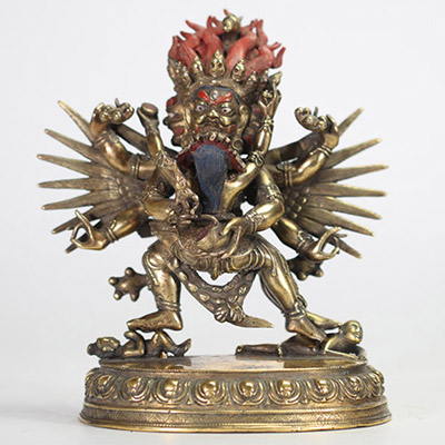 TIBET, XIXe SIÈCLE Figure de Hayagrīva en bronze doré et éléments polychromes.