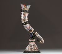 Hermann BÖHM (1850-1922) Rare and important enamel and silver horn decorated with antique scenes overhanging a Protome, Vienna, 19th century.