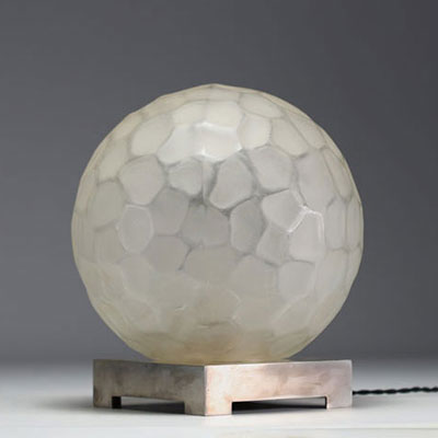 GENET & MICHON France - Imposing Art Deco hammered glass nightlight, nickel-plated metal base, unsigned.
