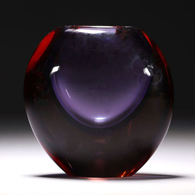 Flavio POLI (1900-1984) Vase in violet-red and brown-tinted glass, Italian work by Seguso Vetri in Murano circa 1955/60.