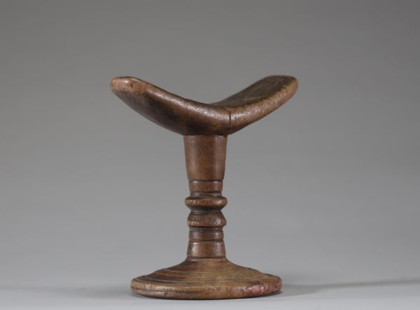 Afrique - Repose nuque Oromo en bois sculpté, Ethiopie, fin XIXème.