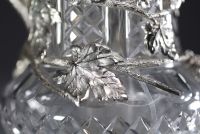 W. A. BOLIN - Moscow, 1891 - Sumptuous carafe in cut crystal and solid silver decorated with vines in relief, stamped Bolin, hallmarks KL and 84 zolotnik.