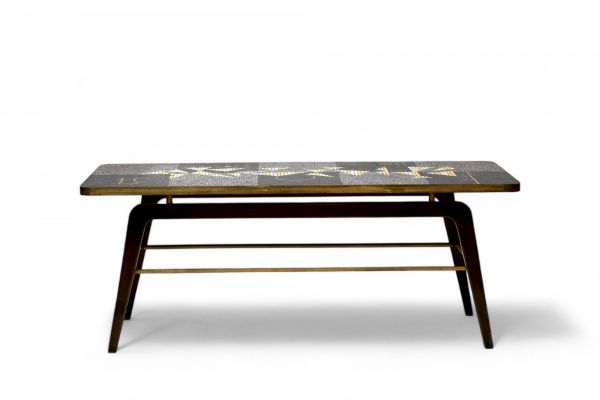Berthold MÜLLER (1893-1979) Brass-belted mosaic coffee table, wood and brass base, circa 1950.
