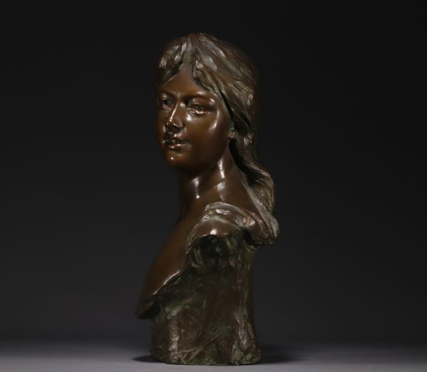 Jef LAMBEAUX (1852-1908) Buste de jeune femme en bronze