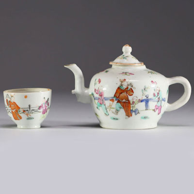 China - A famille rose porcelain teapot and bowl decorated with figures, 19th century.