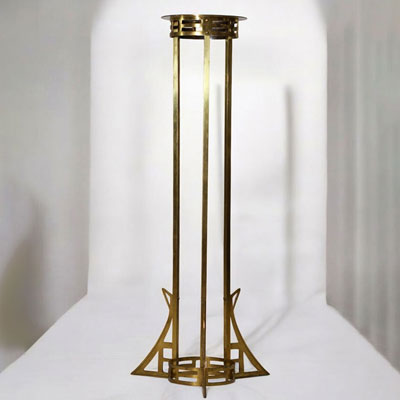 Gustave SERRURIER-BOVY (1858-1910) in the style of - Constructivist brass saddle, circa 1900.