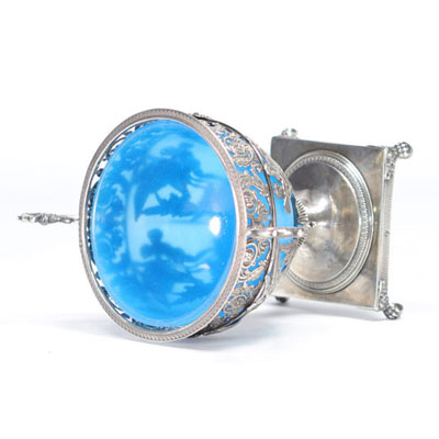 Drageoir en argent et verre intérieur bleuté.