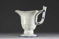 China - Polychrome porcelain teapot, East India Company, coat of arms of the princes-bishops of Liège, 18th century.