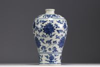 China - A 19th century Meiping white-blue porcelain vase.