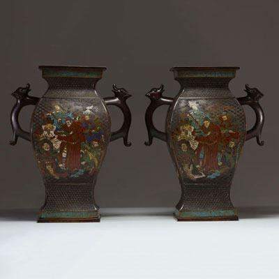 Japan - Pair of patinated bronze and cloisonné enamel baluster vases decorated with figures, Meiji period, debossed mark under the pieces.