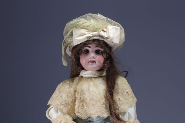 Armand MARSEILLE - Poupée tête en porcelaine n°11, vers 1890.