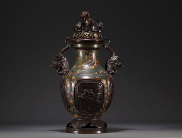 Japon - Brûle parfum en bronze cloisonné à décor de dragons et de chimères.