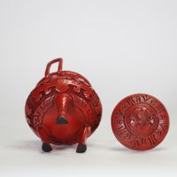 Brûle-parfum en laque de cinabre sculptée, Chine, dynastie Qing