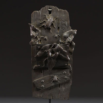 Série de quatre pyrogènes en zinc et régule à décor animalier et d'insectes, XIX-XXème.