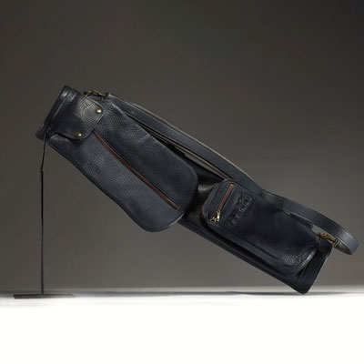 Hermès - Sac de golf vintage en cuir de veau gainé bleu marine, vers 1970.