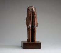 Lynx en bois sculpté dans le goût du travail de la Forêt Noire, vers 1930.