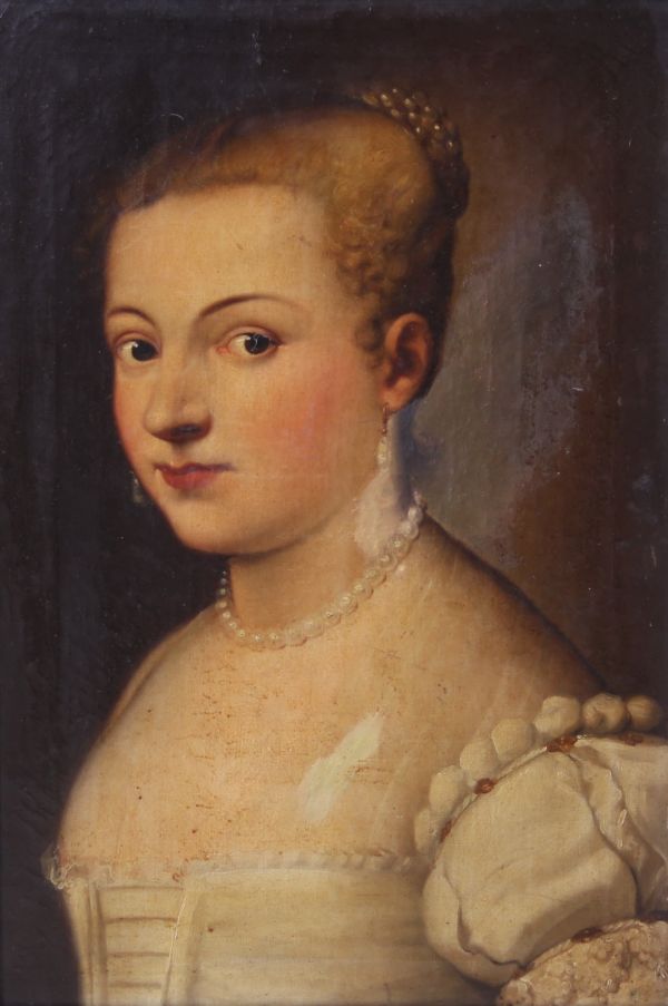 École française du XVIIIe siècle. Huile sur toile représentant le portrait d'une jeune femme en buste vêtue d’une robe de cour.