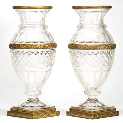 Importante paire de vases en cristal taillé de Baccarat et monture en bronze doré Époque Napoléon III, vers 1870