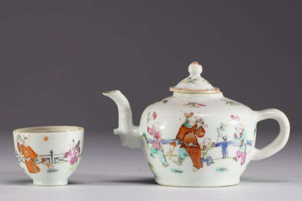 China - A famille rose porcelain teapot and bowl decorated with figures, 19th century.