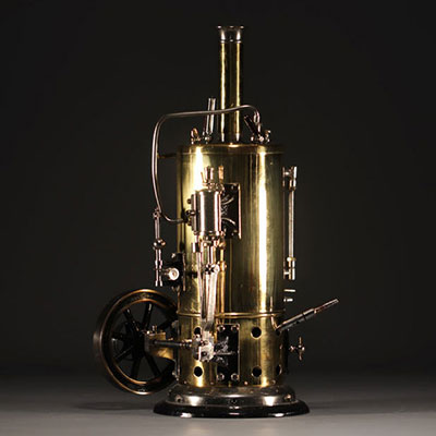 Machine à vapeur verticale à sifflet, vers 1900-1920.