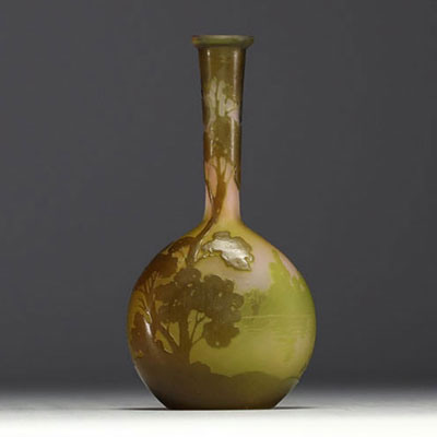 Émile GALLÉ (1846-1904) Acid-etched multi-layered glass soliflore vase with lake decoration, signed.