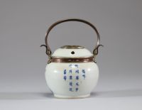 Chine - Vietnam - Pipe à eau en porcelaine 