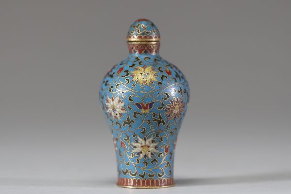 Flacon tabatière en émail cloisonné à décor floral, Chine, marque Qianlong