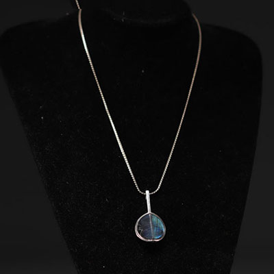 Jorma LAINE (1930-2002) - Pendentif en argent et spectrolite, vers 1975.