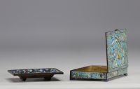 Chine - Ensemble composé d'une boîte et d'une coupelle en émail cloisonné, XIXe siècle.
