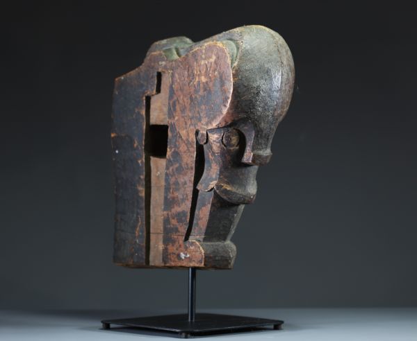Indonésie - Rare ornement de coffre Hombung en bois sculpté de l'ethnie Batak, lac Toba sur l'île de Sumatra, fin XIXème.