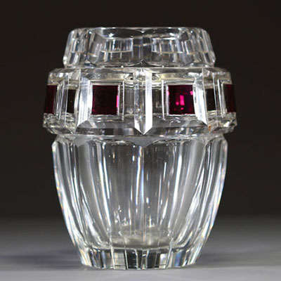 Val Saint Lambert - Vase Art Déco en cristal taillé doublé rouge, monogramme VSL sous la pièce.