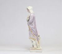 Young woman made in porcelain probably from the 18th century