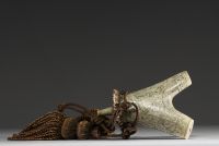 Neo-Renaissance style engraved stag horn powder horn, 19th century.