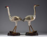China - Large pair of cranes in cloisonné enamel on a wooden base, 19th century.