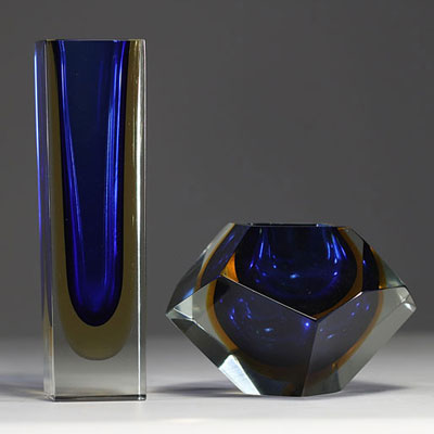 Flavio POLI (1900-1984) Ensemble d'un vase et un vide poche Sommerso en verre multicouche, Murano, vers 1960-70.
