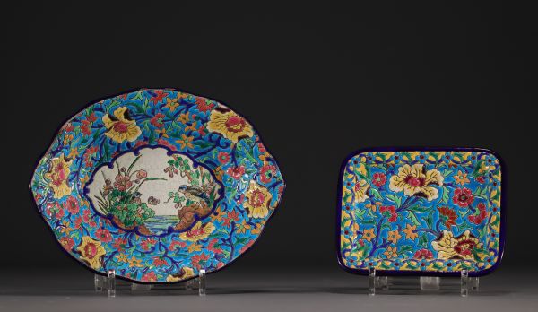 Longwy - Ensemble de deux plats en faïence et émaux à décor de caille et de fleurs, XXème.