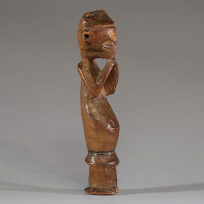 Afrique RDC - Statue figurative en bois sculpté Hungaan/Hungana, première moitié XXème.