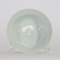 Bol en porcelaine de Chine famille rose à décor de paysage, marque  Guangxu (1875–1908).